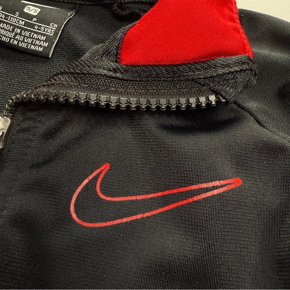NIKE Full Zip Track Jacket Colorblock Black Red Kids Size 5/S (4-5‎ Years Old)